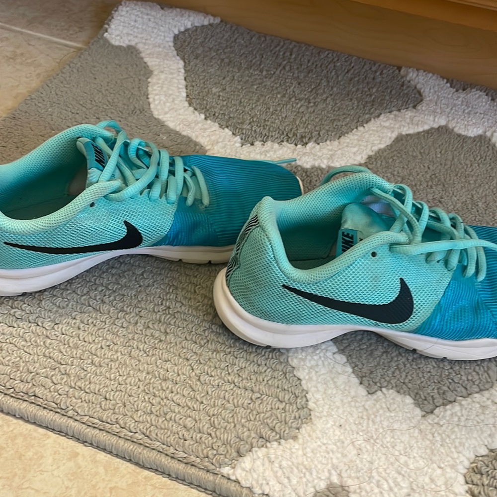 Euc youth sneakers
